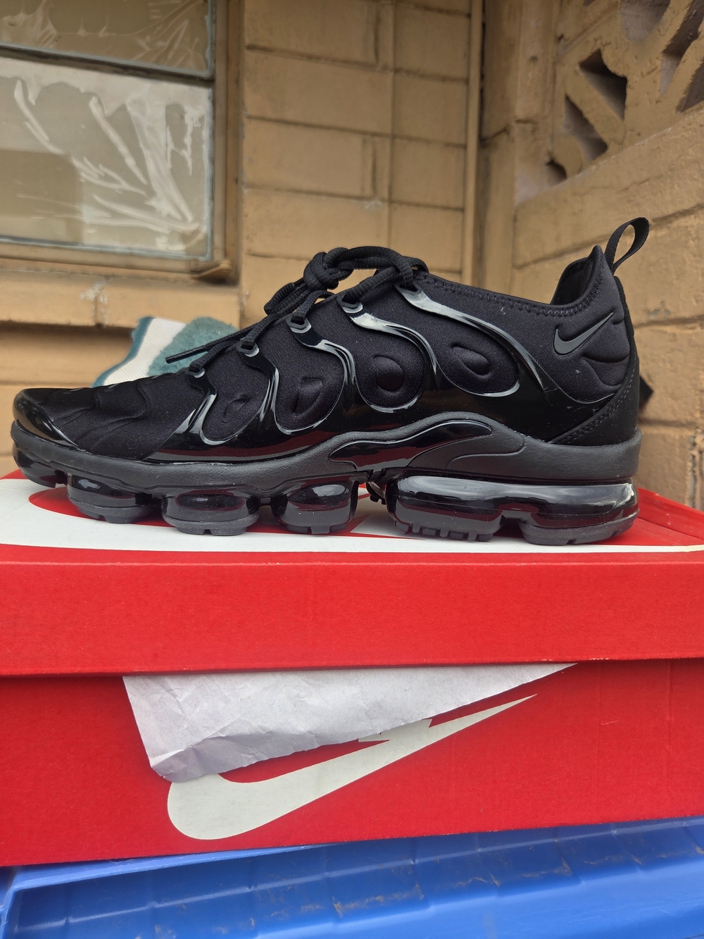 Nike Men’s Black VaporMax Plus Sneakers